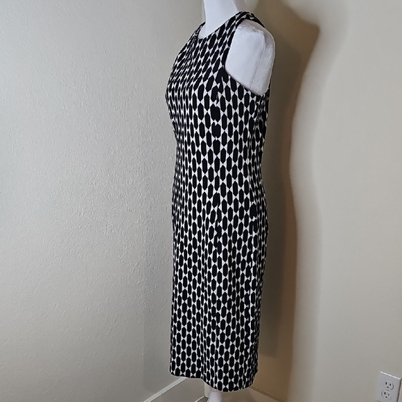 Ann Taylor Black & White Geometric Sleeveless Stretch Midi Dress Sz 6 - Picture 8 of 11